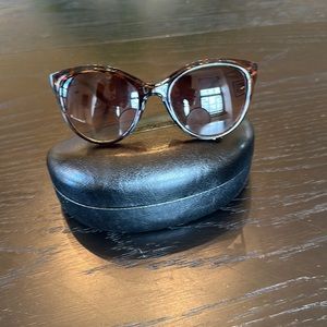 NWT Kenneth Cole Reaction Sunglasses